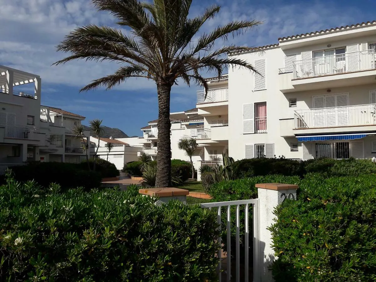 Residencia Platja De Roses Apartment