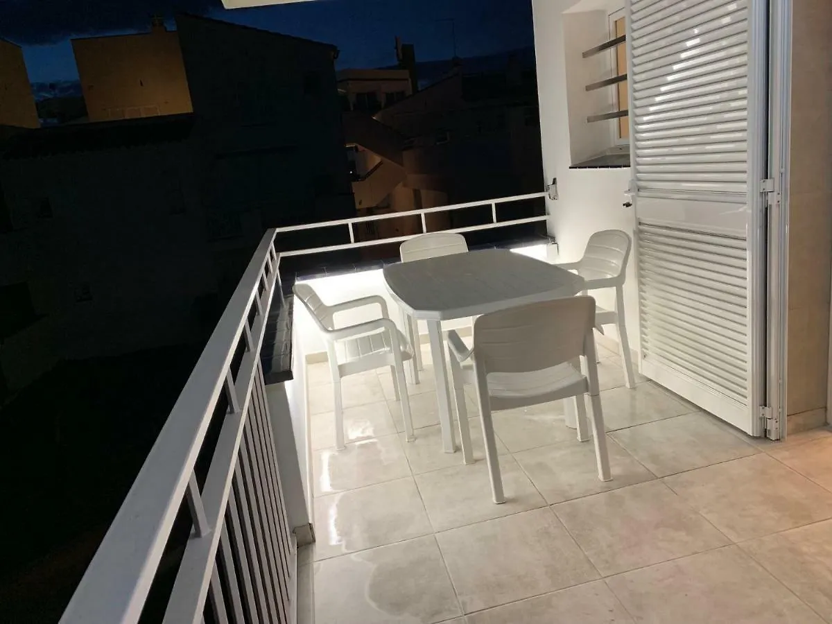 Residencia Platja De Roses Apartment